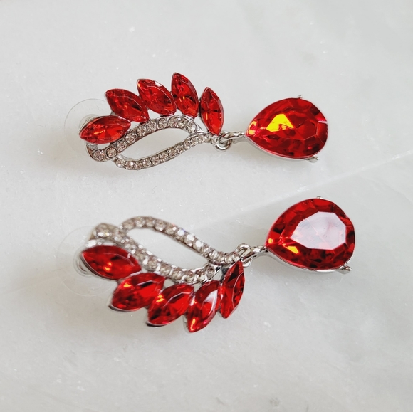 Angel Wings Red Crystal Teardrop Dangle Earrings NWT - Picture 9 of 13
